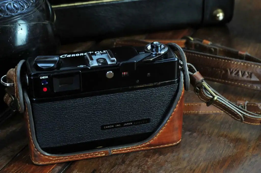 Canon Ql17 Series Leather Camera Case - kaza-deluxe