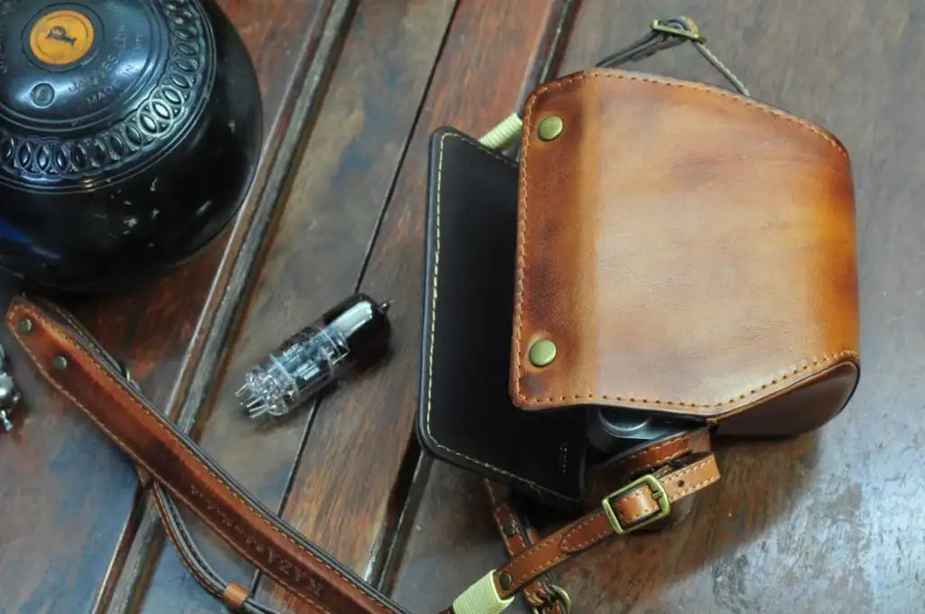Fujifilm X 100V Leather Camera Case - kaza-deluxe