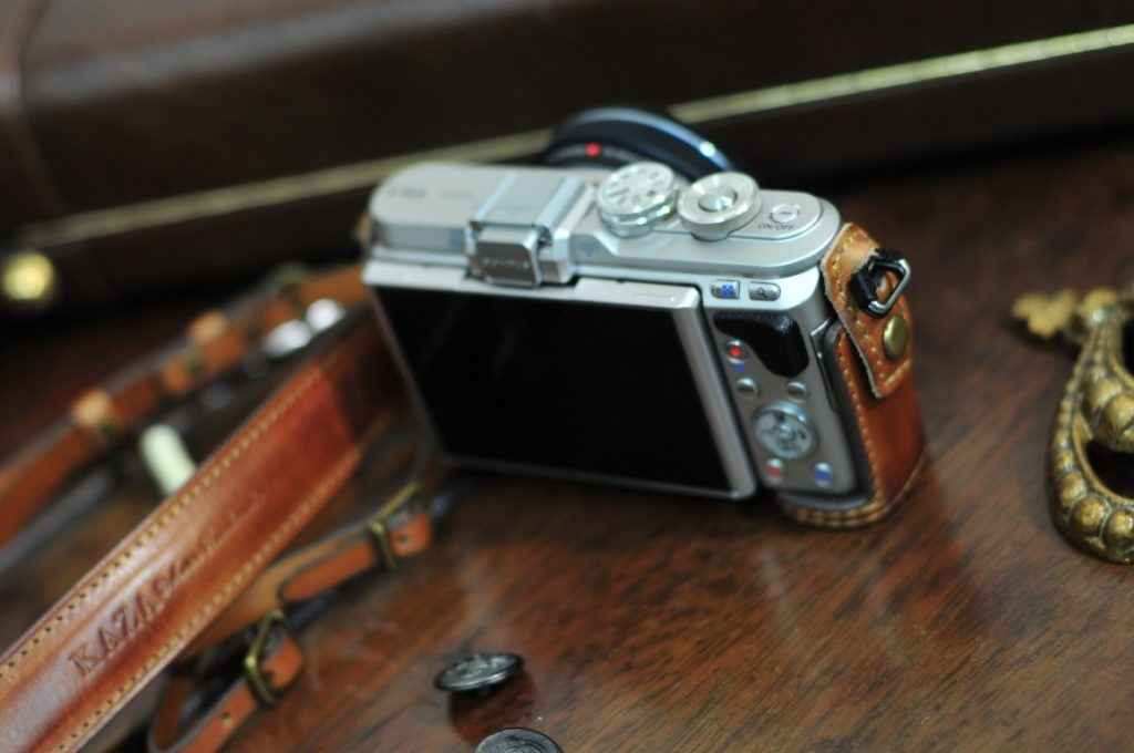 Olympus EPL 10 / E PL9 / E PL8 Series Leather Camera Case